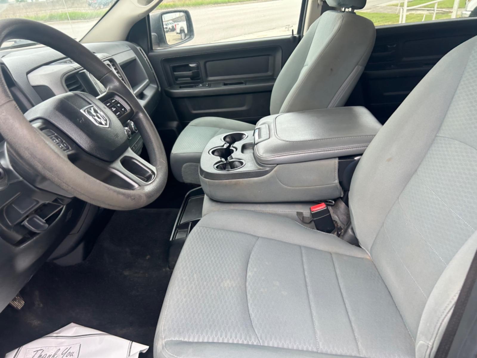 2018 White RAM 1500 Tradesman Crew Cab SWB 4WD (3C6RR7KT2JG) with an 5.7L V8 OHV 16V engine, 8A transmission, located at 1687 Business 35 S, New Braunfels, TX, 78130, (830) 625-7159, 29.655487, -98.051491 - Photo #11